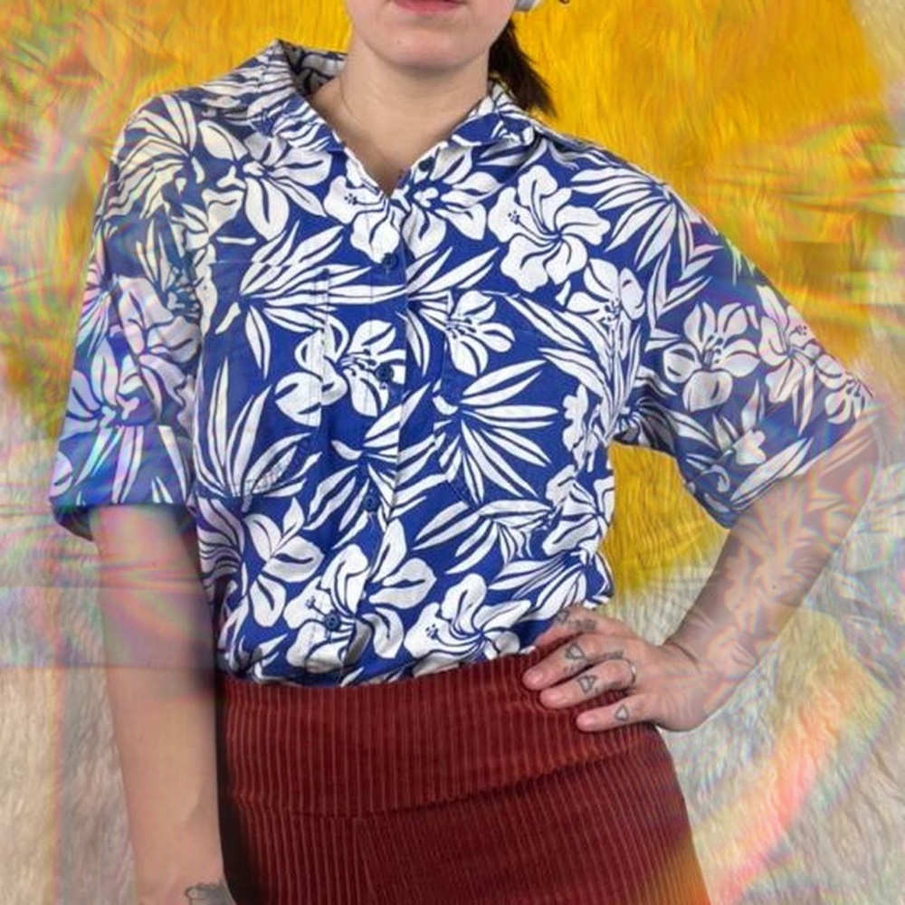 Vintage 90s Tropical Hawaiian Blue & White Shirt